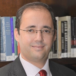 عزمي بشارة
